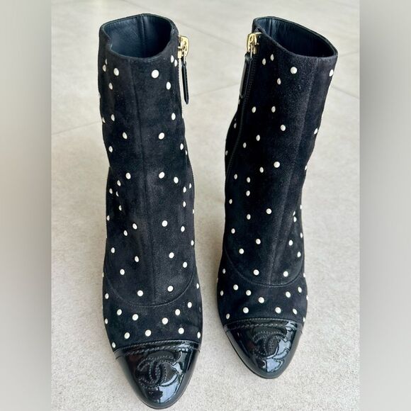 Chanel 2018 Pearl Embellished Suade Cap Toe Ankle Booties Size 36.5 - Picture 10 of 14
